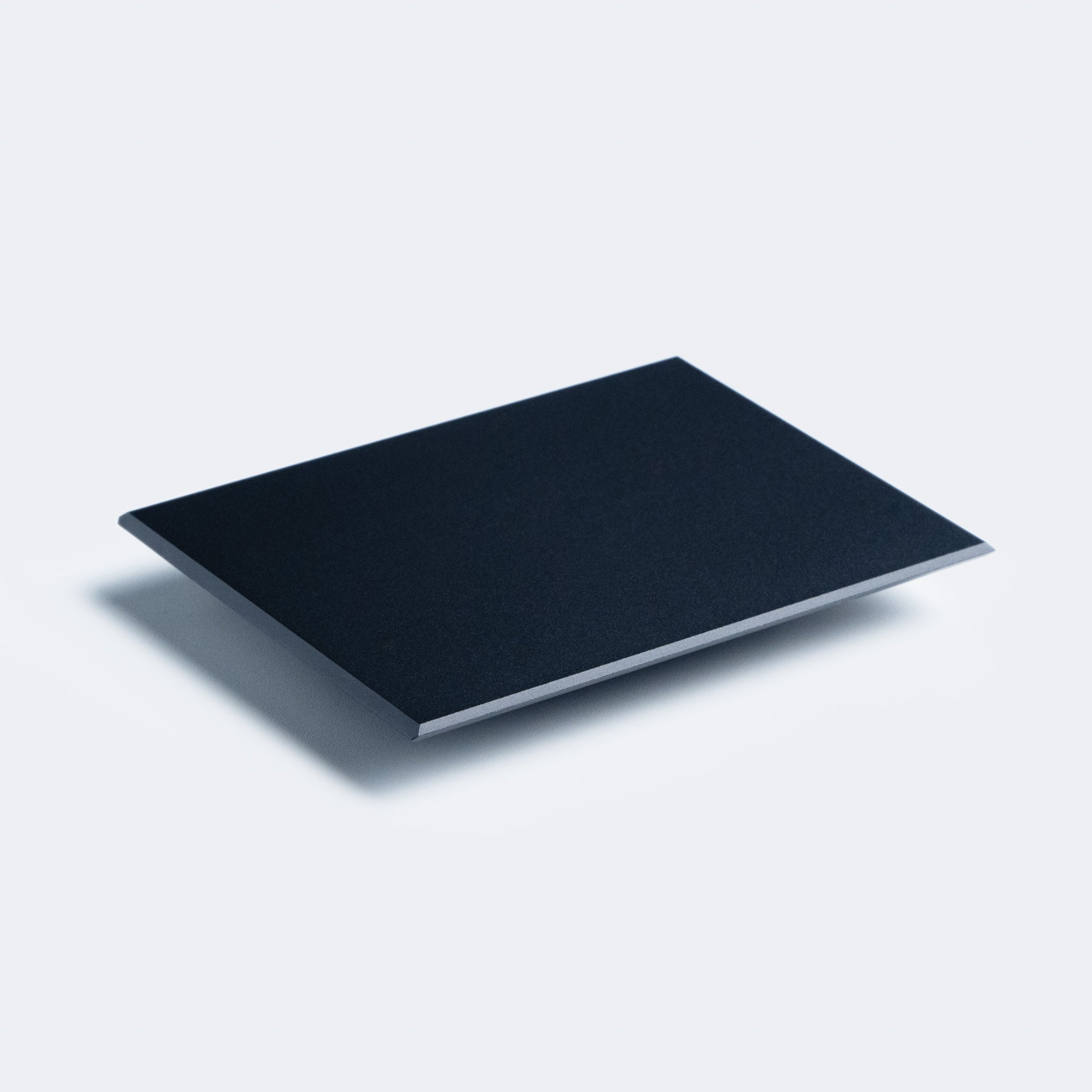 Novium Dock — デスクを「格上げ」する台座